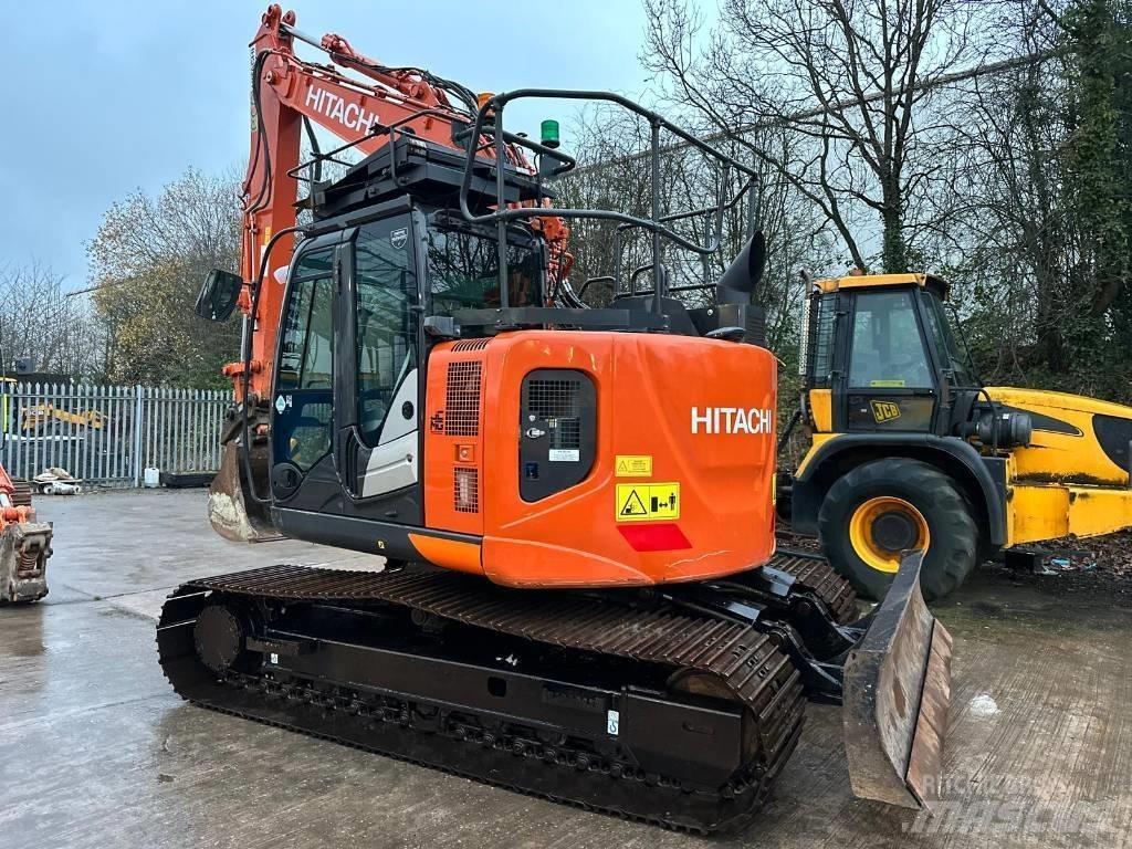 Hitachi ZX 135 US-6 大型油圧ショベル12t以上（パワーショベル・ユンボ）