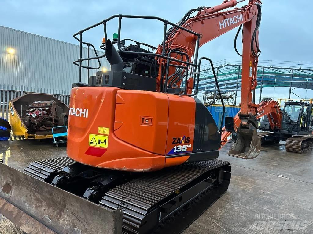 Hitachi ZX 135 US-6 大型油圧ショベル12t以上（パワーショベル・ユンボ）