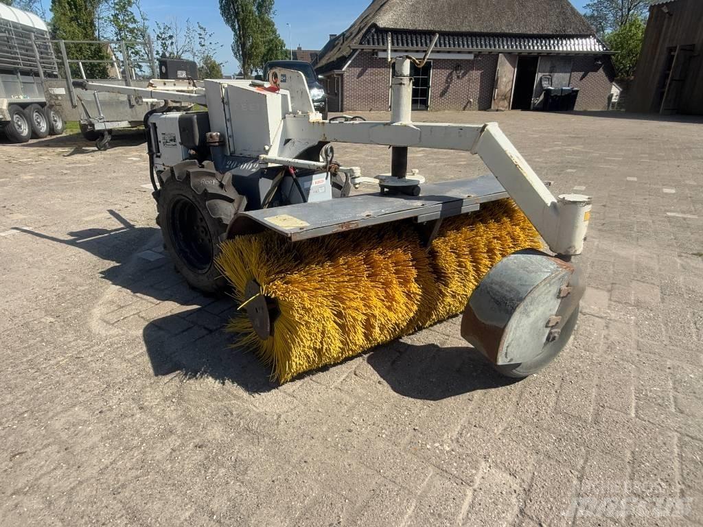 Hatz Veger 路面清掃機
