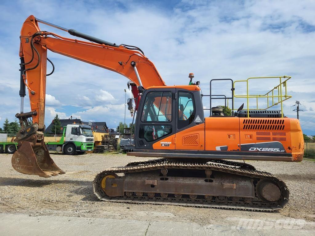 Doosan DX255LC-5 大型油圧ショベル12t以上（パワーショベル・ユンボ）