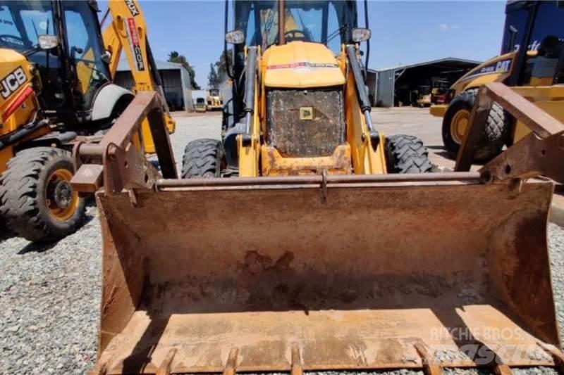 JCB 3CX 4X4 バックホーローダー