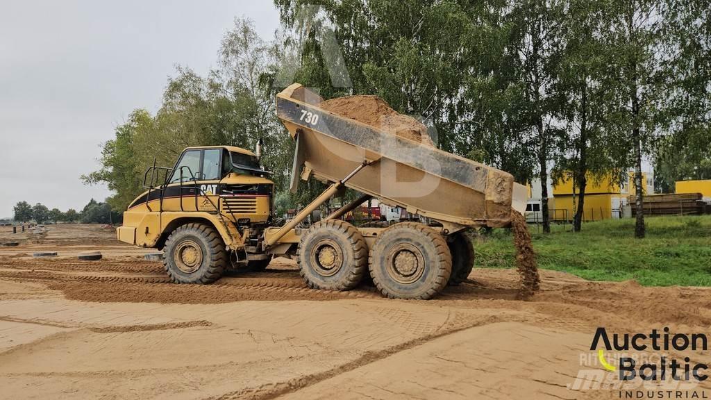 CAT 730 アーティキュレート式ダンプトラック