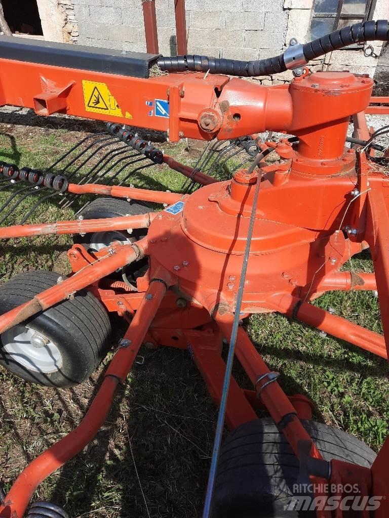 Kuhn GA6632 ウィンドローア/レーキ