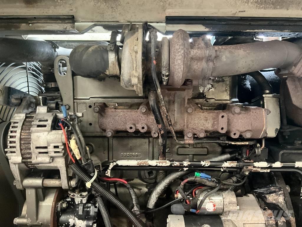 Takeuchi TB 175 W ホイール式油圧ショベル（パワーショベル・ユンボ・バックホー）