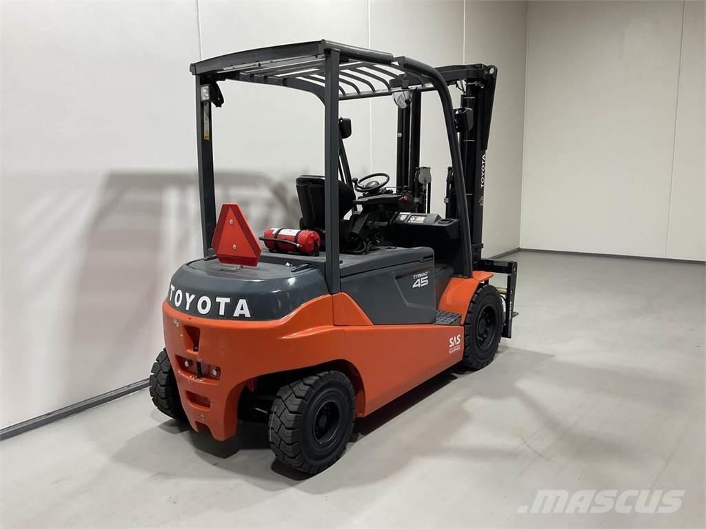 Toyota 8FBMT45 バッテリーフォークリフト