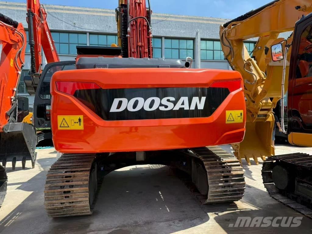 Doosan DX 225 大型油圧ショベル12t以上（パワーショベル・ユンボ）