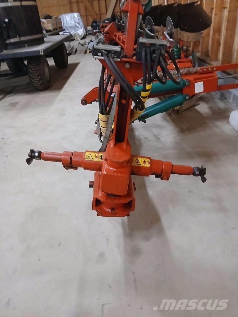 Kverneland PB100-8 リバーシブルプラウ