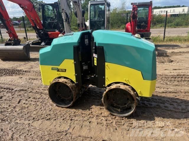 Ammann AR 1575 タンデムローラ