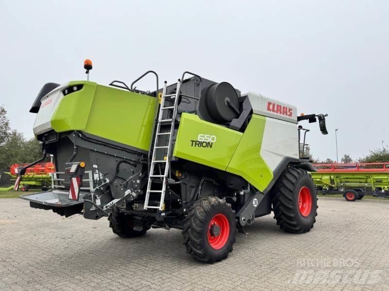 CLAAS TRION 650 コンバイン
