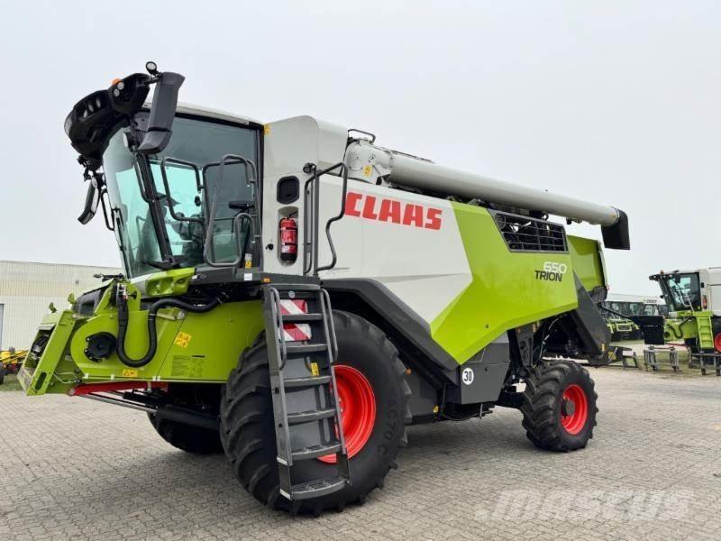 CLAAS TRION 650 コンバイン