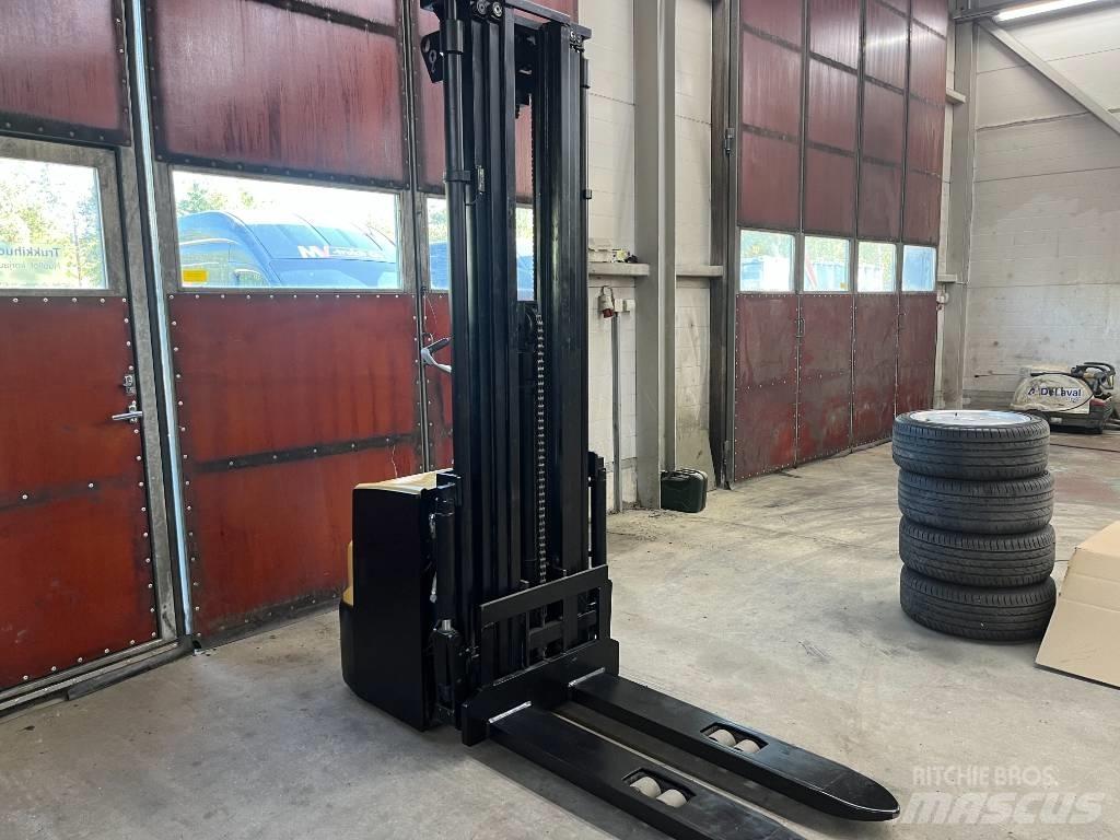 CAT NSP16N2 ハンド　パレットトラック