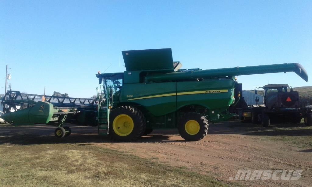 John Deere S 670 コンバイン
