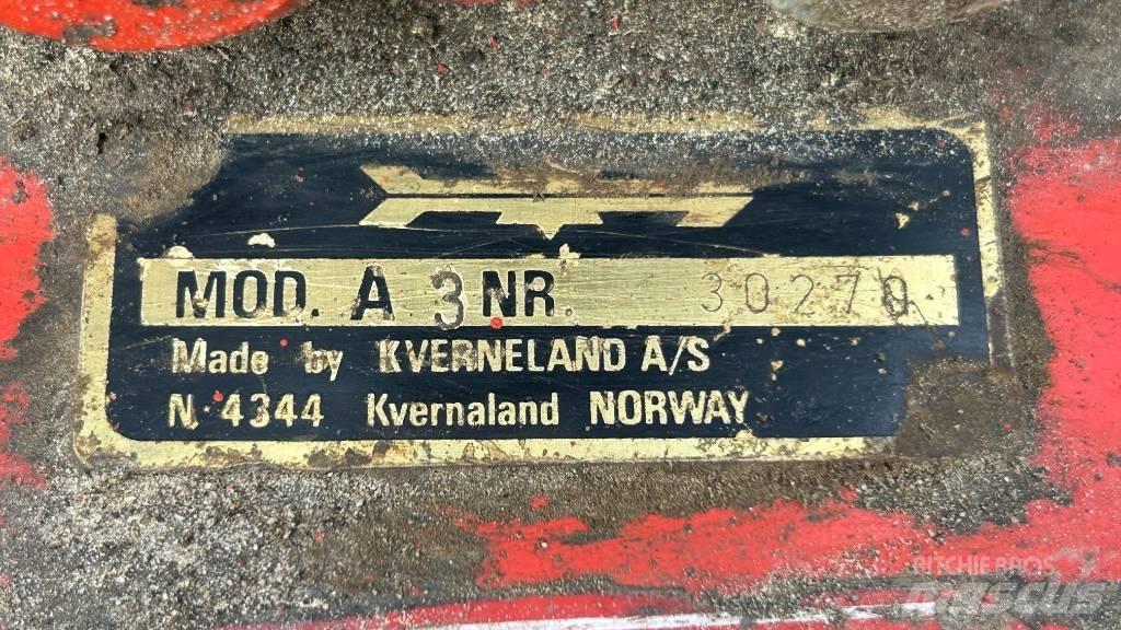 Kverneland A3 4X16 コンベンショナルプラウ