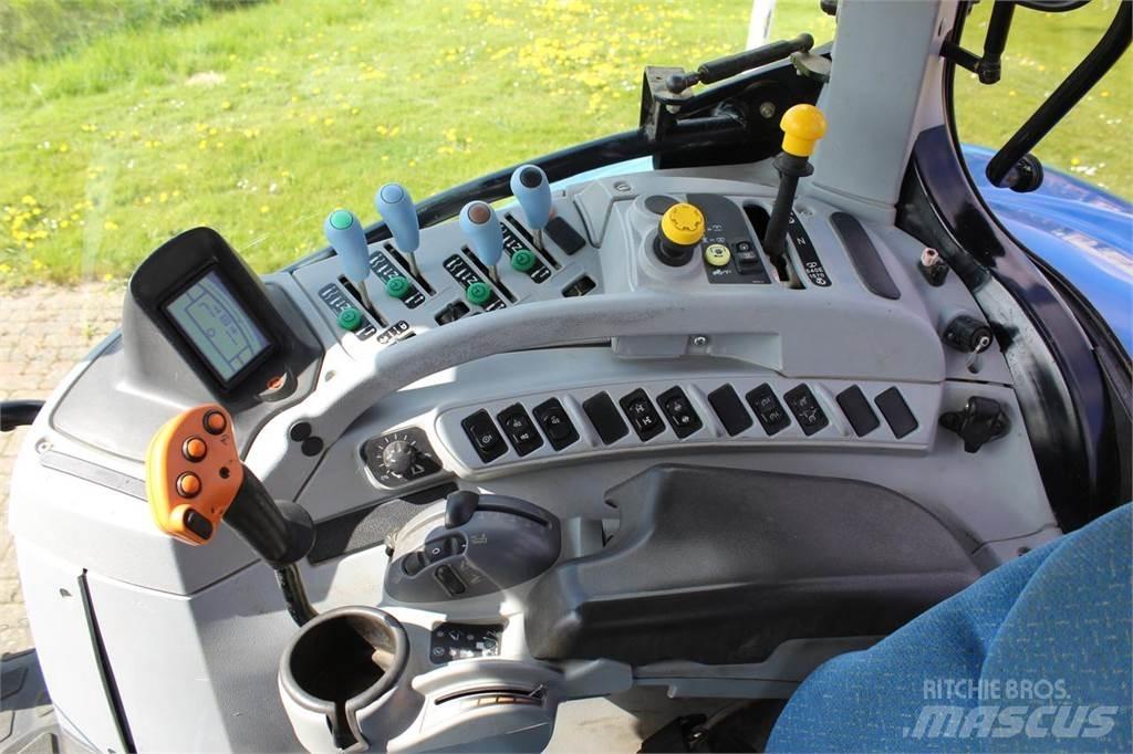 New Holland T7050 トラクター