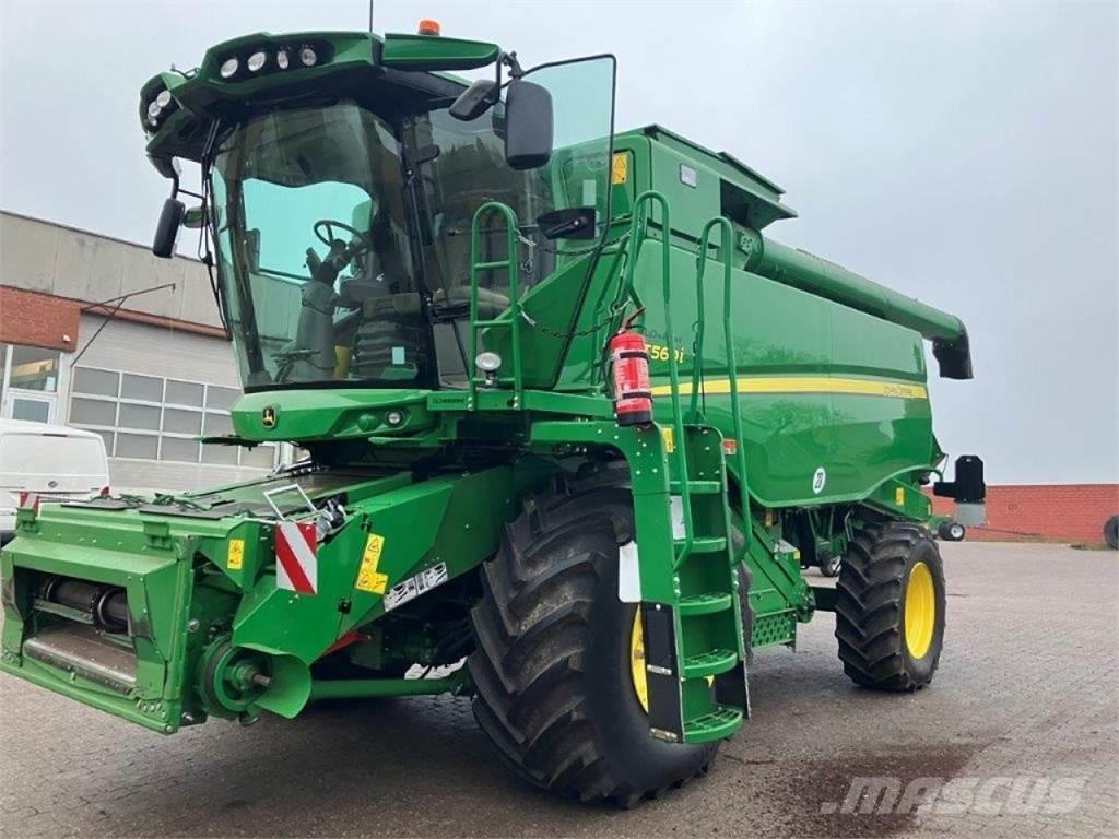 John Deere T560 コンバイン
