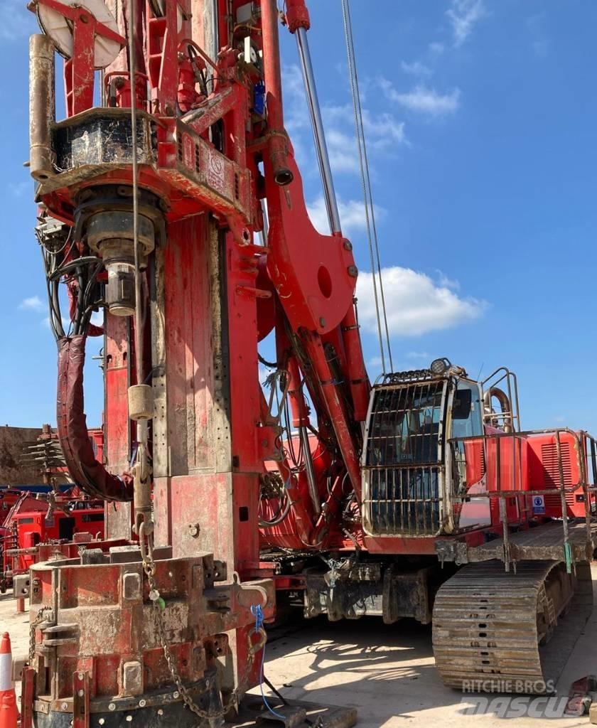 Soilmec SR70 杭打ち機