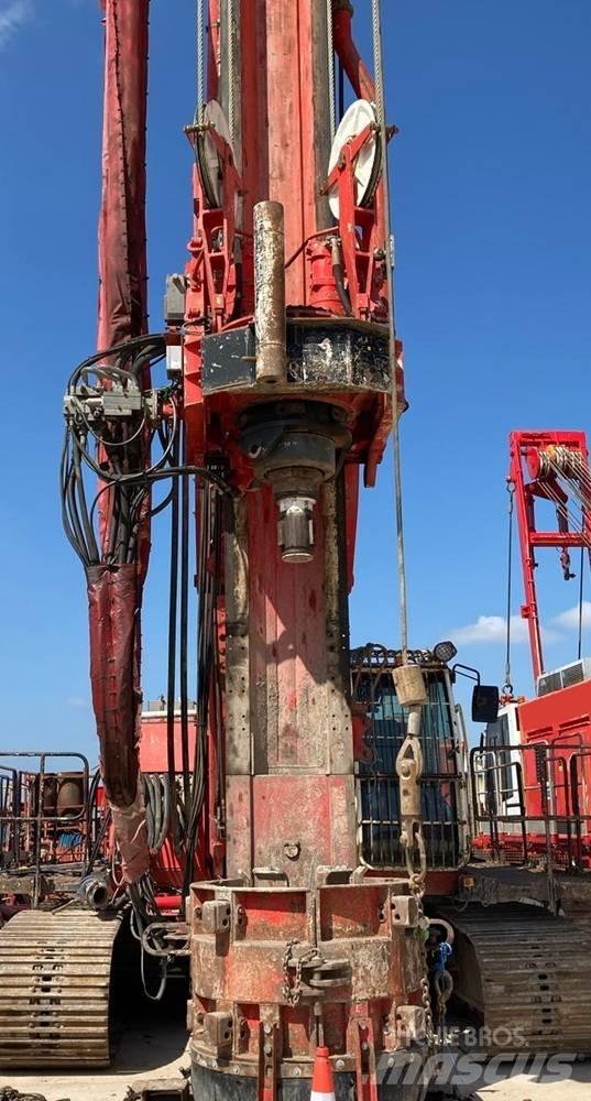 Soilmec SR70 杭打ち機