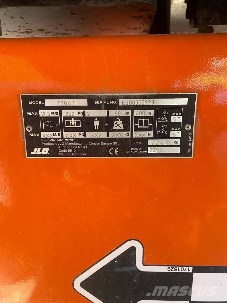 JLG 520 AJ ブームリフト　屈伸型