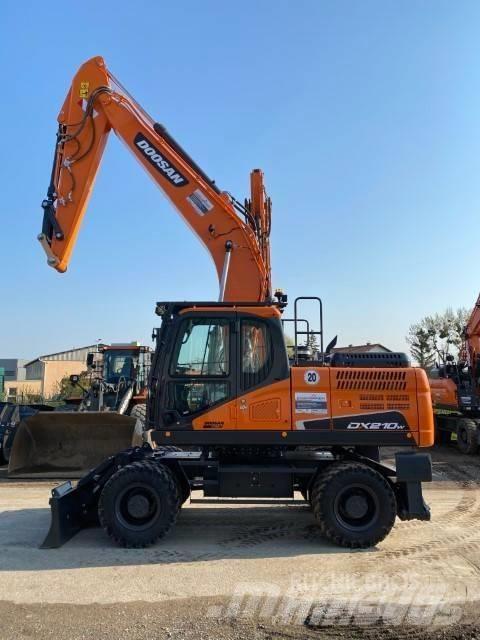 Doosan DX 210 W ホイール式油圧ショベル（パワーショベル・ユンボ・バックホー）