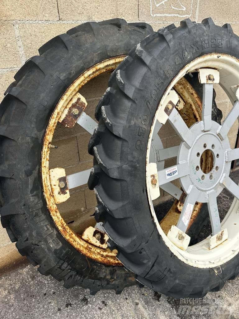 Michelin 230/95R48 タイヤ、ホイル、リム