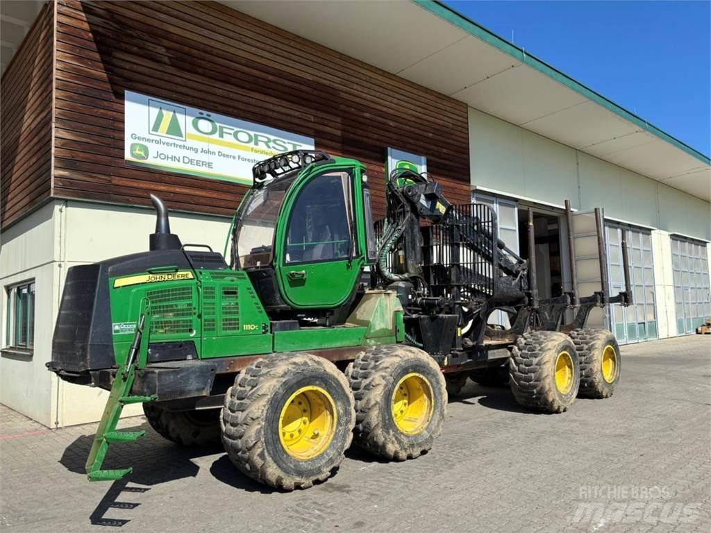 John Deere 1110 G フォワーダー