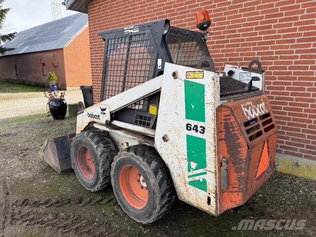 Bobcat 643 スキッドステアローダー