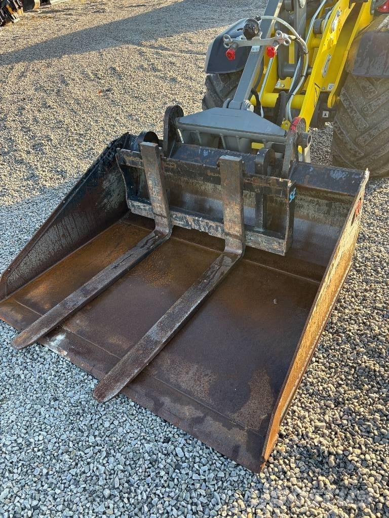 Wacker Neuson WL 28 ホイールローダー・タイヤショベル