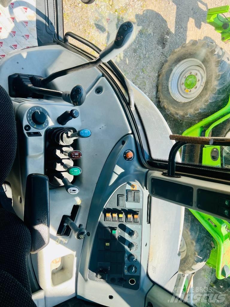 Valtra T 121 トラクター