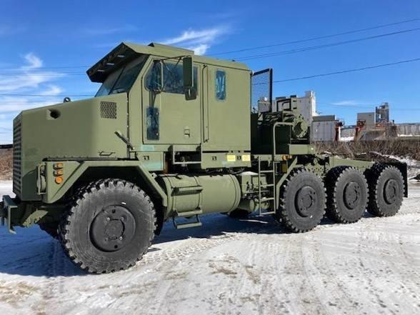 Oshkosh M1070 中古トラクターヘッド | トレーラーヘッド