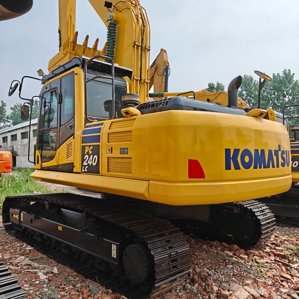 Komatsu 240-8 大型油圧ショベル12t以上（パワーショベル・ユンボ）