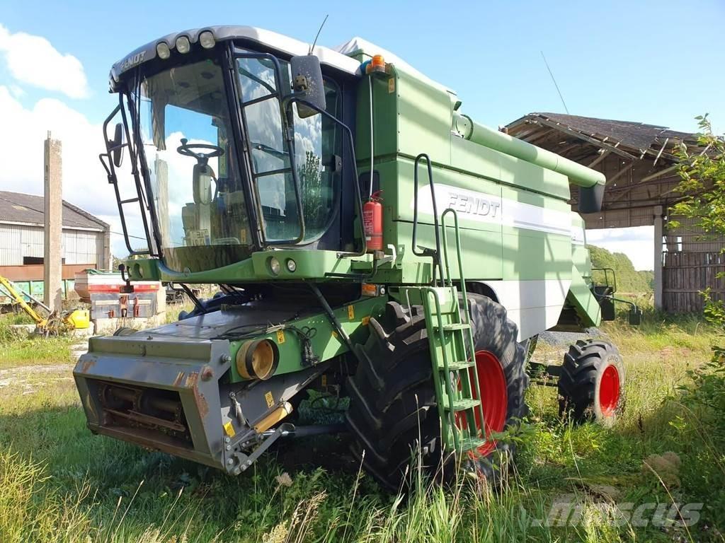 Fendt 5220 E コンバイン