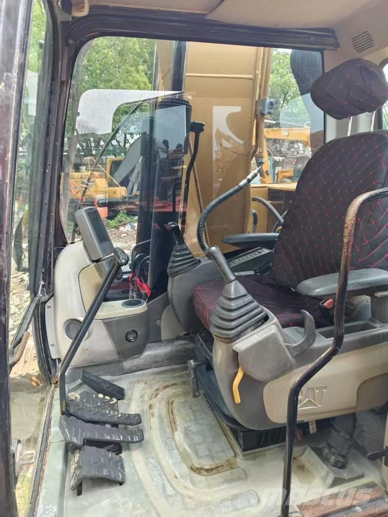 CAT 313D2GC 中型油圧ショベル 7ｔ-12ｔ（ユンボ・パワーショベル・バックホー）