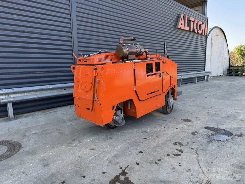Wirtgen W 350 アスファルトコールドミリングマシーン