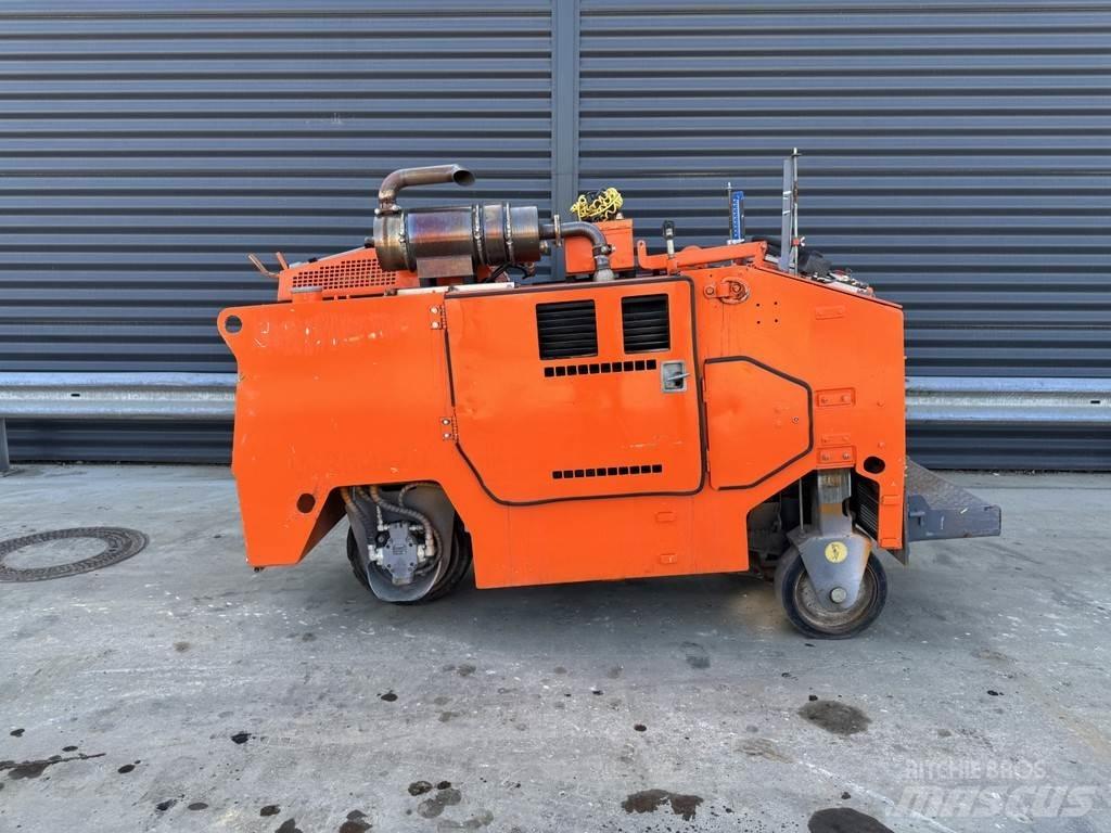 Wirtgen W 350 アスファルトコールドミリングマシーン