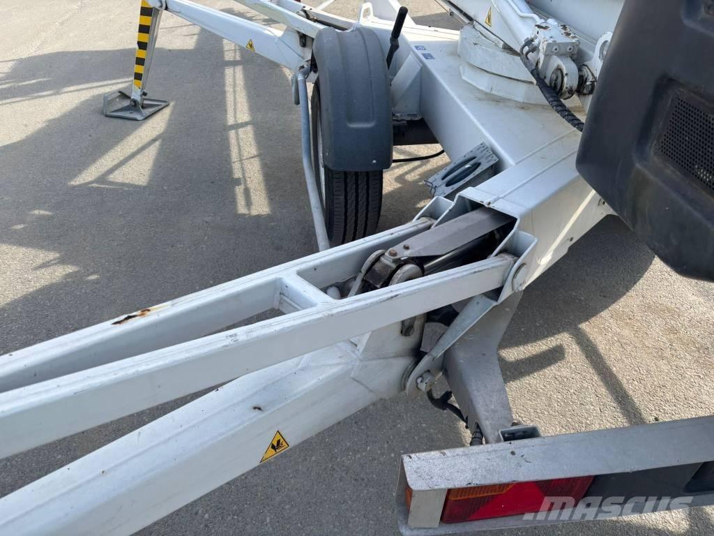 Dino 210 XT 高所作業台付トレーラー