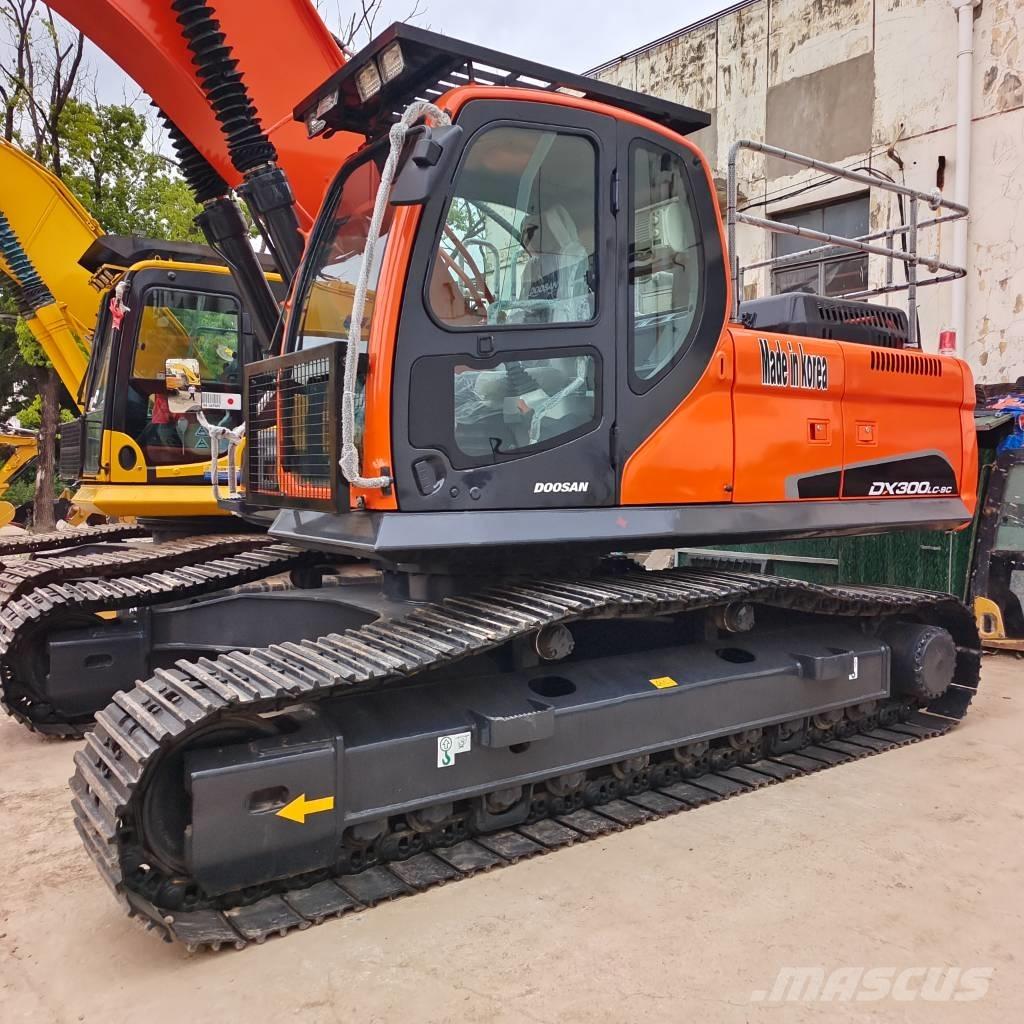 Doosan DX 300 大型油圧ショベル12t以上（パワーショベル・ユンボ）