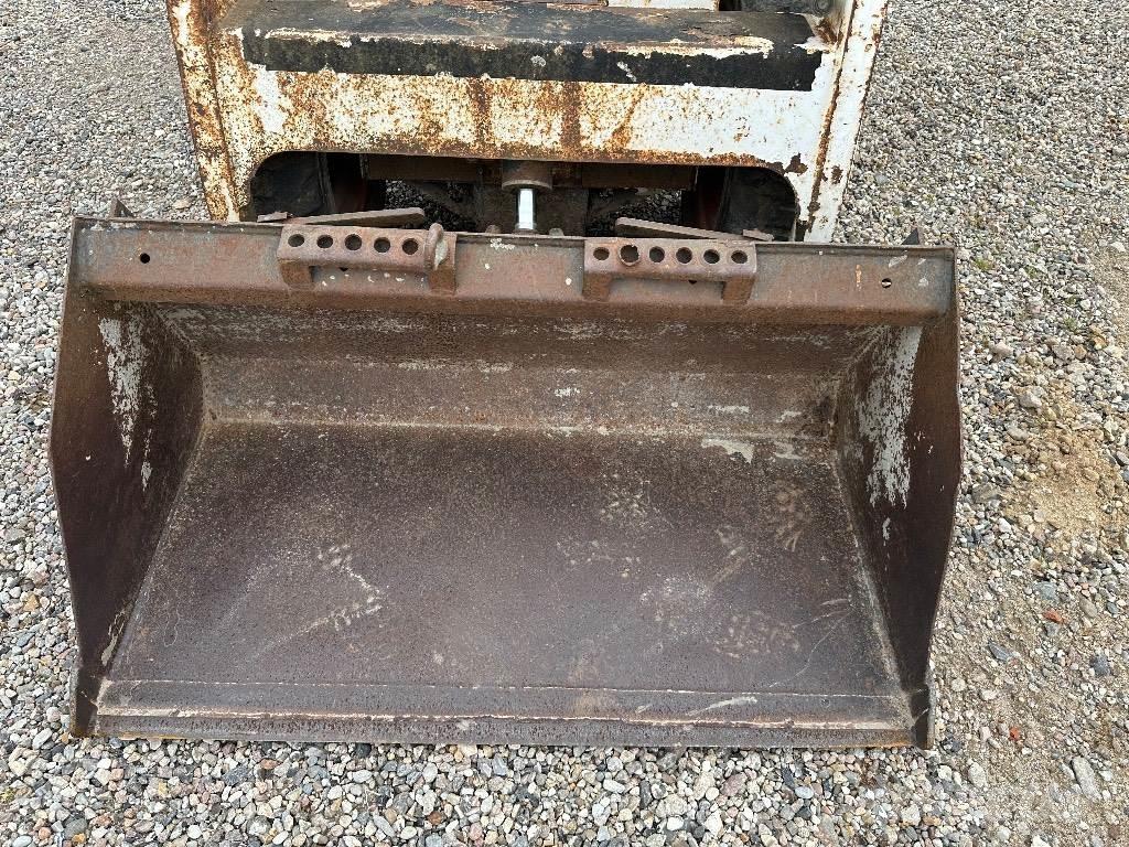 Bobcat 553 スキッドステアローダー