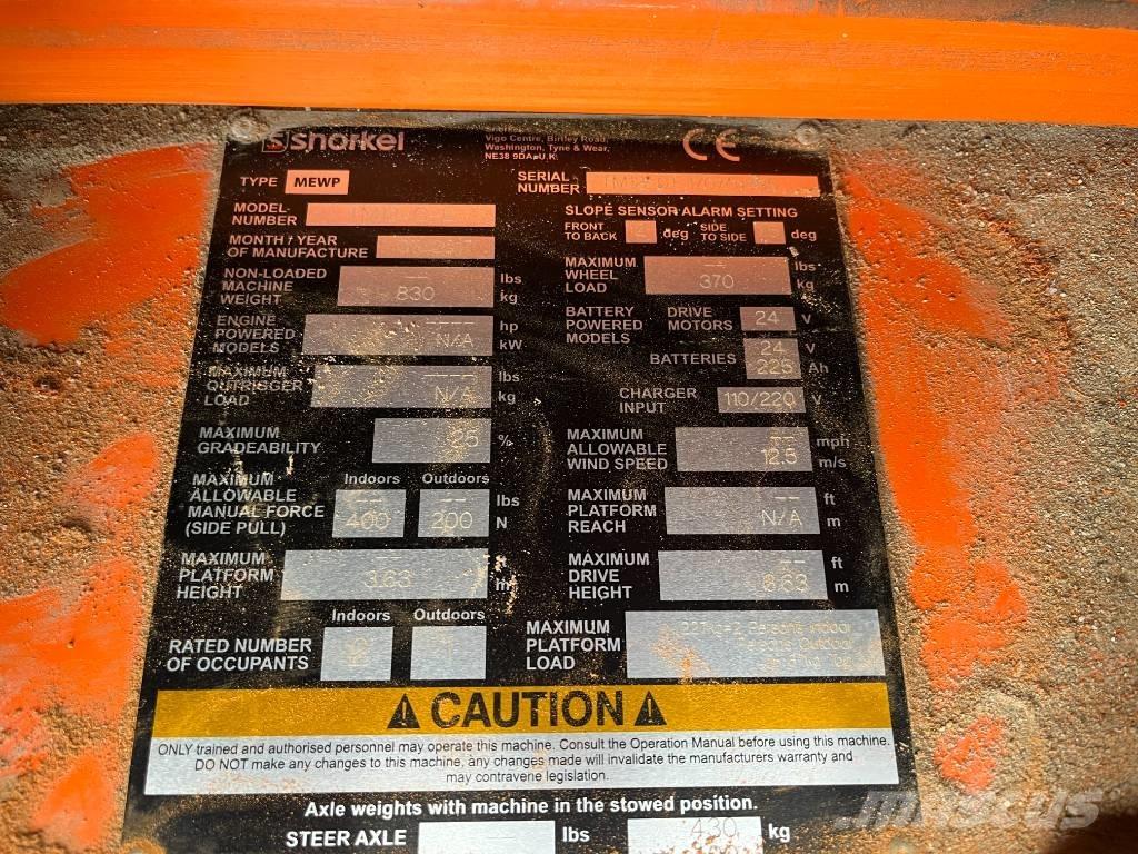 Snorkel TM 12 垂直昇降型リフト