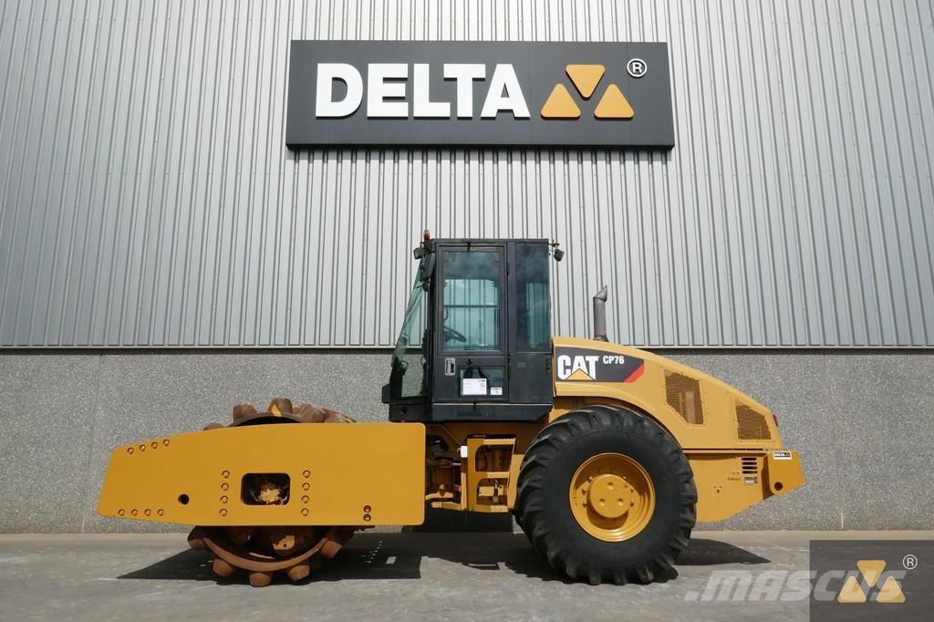 CAT CP76 振動ローラ