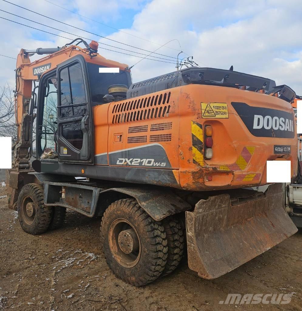 Doosan DX210WA ホイール式油圧ショベル（パワーショベル・ユンボ・バックホー）