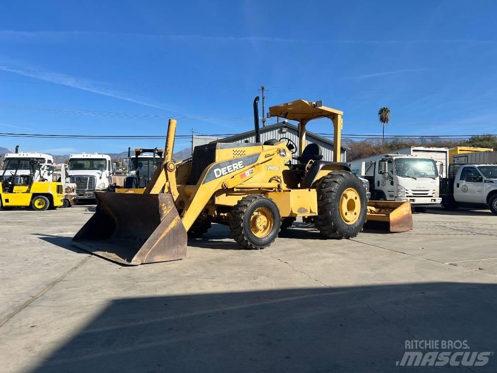 John Deere 210 LE フロントローダーとディガー