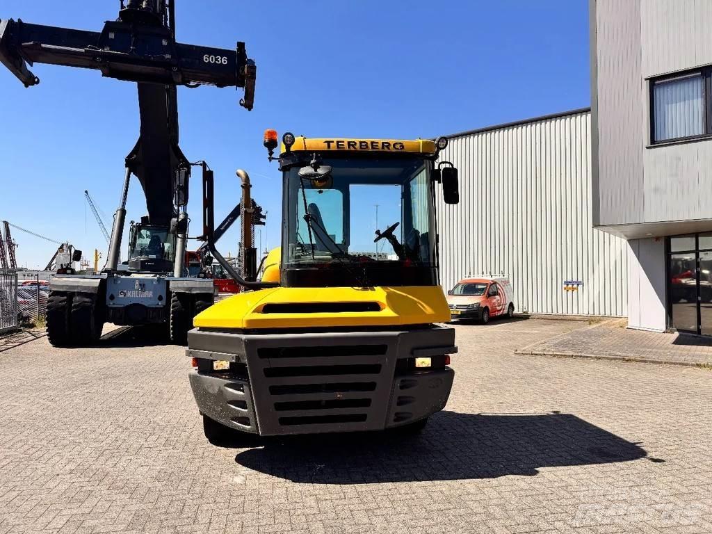 Terberg RT 223 ターミナルトラクター