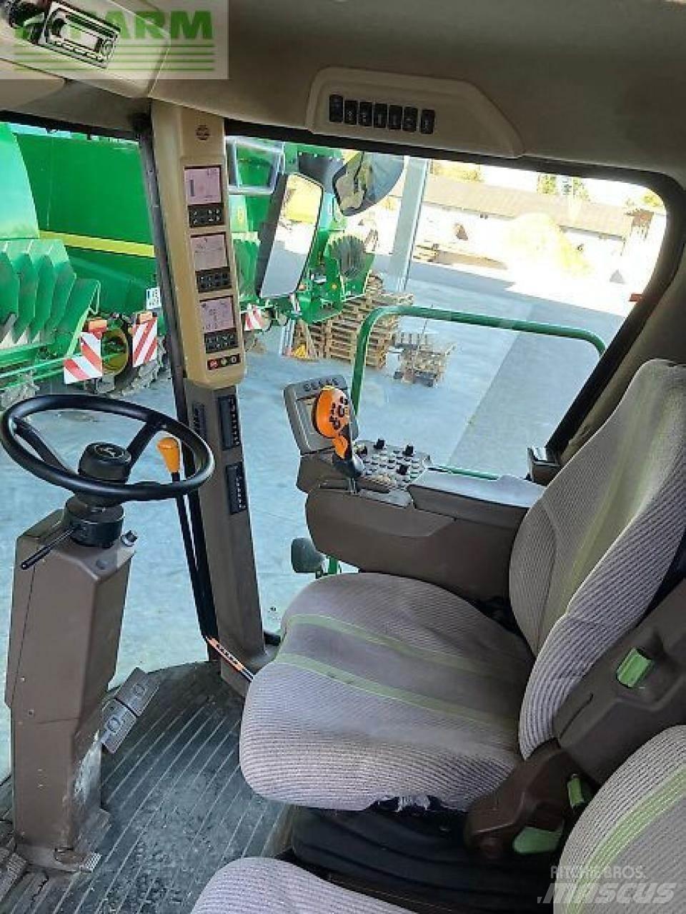 John Deere t560hm コンバイン