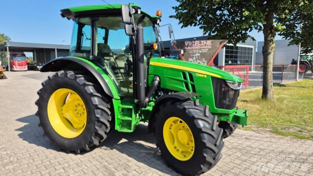John Deere 5090 R トラクター