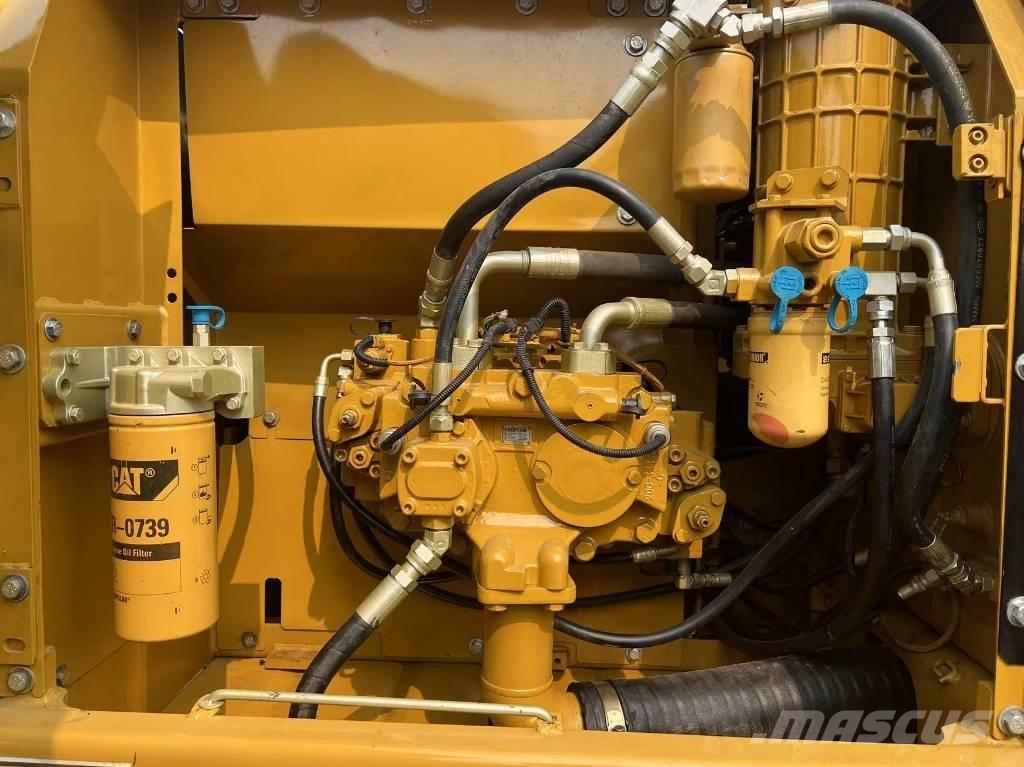 CAT 320 D 大型油圧ショベル12t以上（パワーショベル・ユンボ）