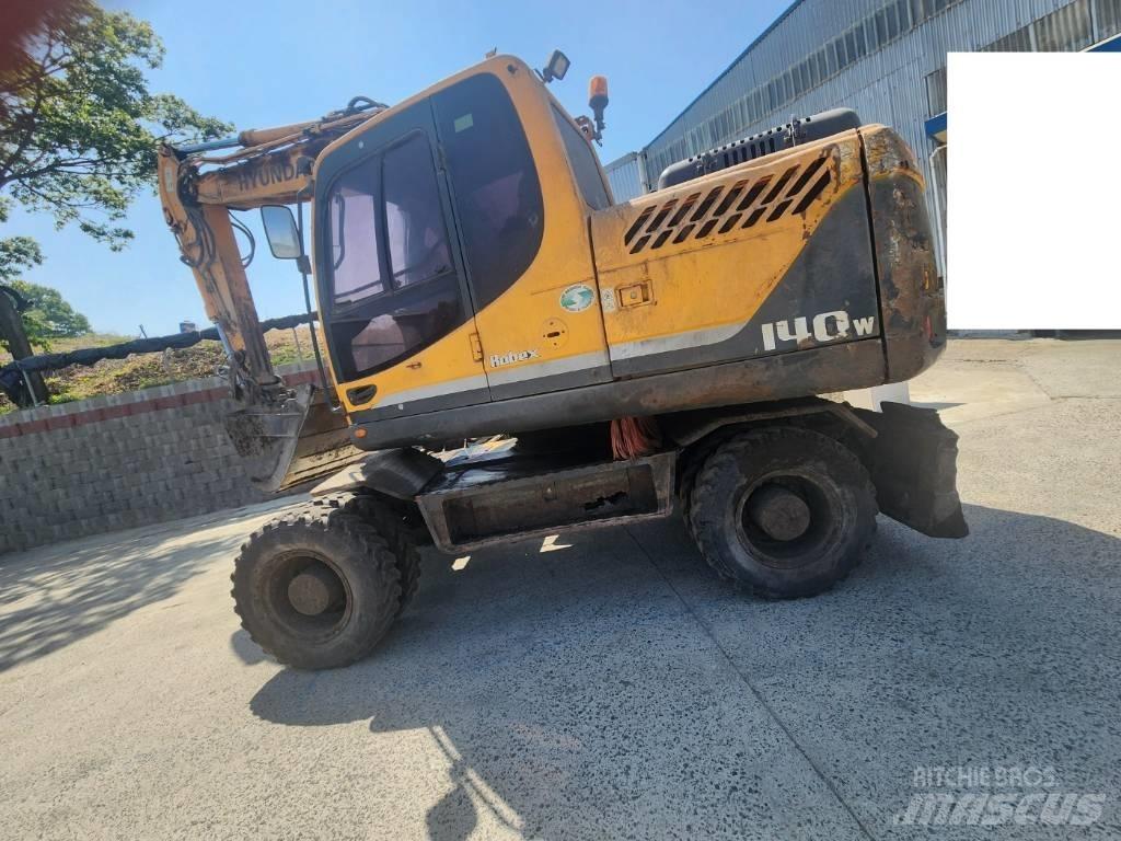 Hyundai Robex 140 W ホイール式油圧ショベル（パワーショベル・ユンボ・バックホー）