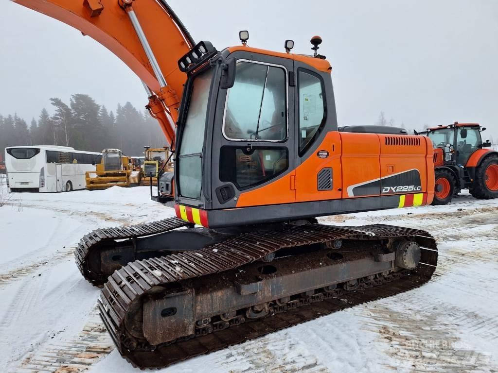 Doosan DX 225 LC 大型油圧ショベル12t以上（パワーショベル・ユンボ）