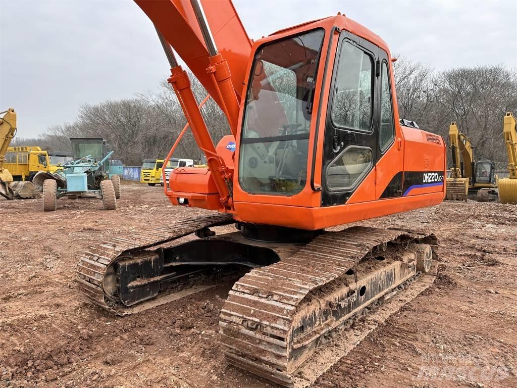 Doosan DH 220 LC-7 大型油圧ショベル12t以上（パワーショベル・ユンボ）