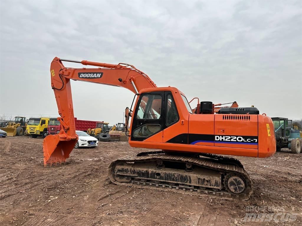 Doosan DH 220 LC-7 大型油圧ショベル12t以上（パワーショベル・ユンボ）