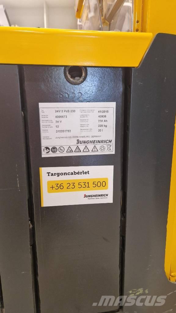 Jungheinrich EJD 220 自走式スタッカー